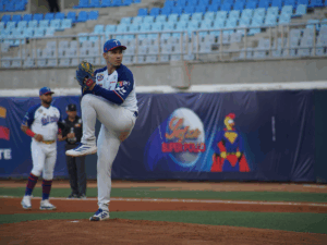Eric Pardinho guió el blanqueo de Tiburones en Macuto
