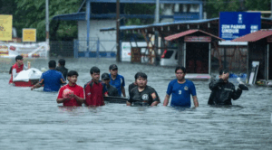 Evacúan a más de 11 mil personas por inundaciones en Malasia