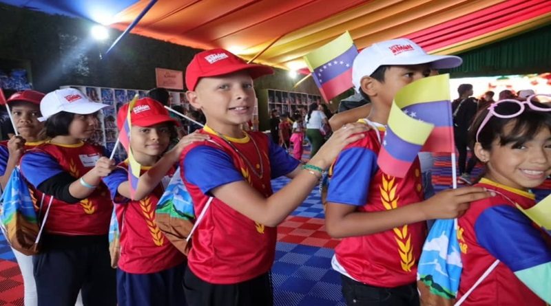 Expo Simón: “De Niño a Libertador” supera el millón de visitas