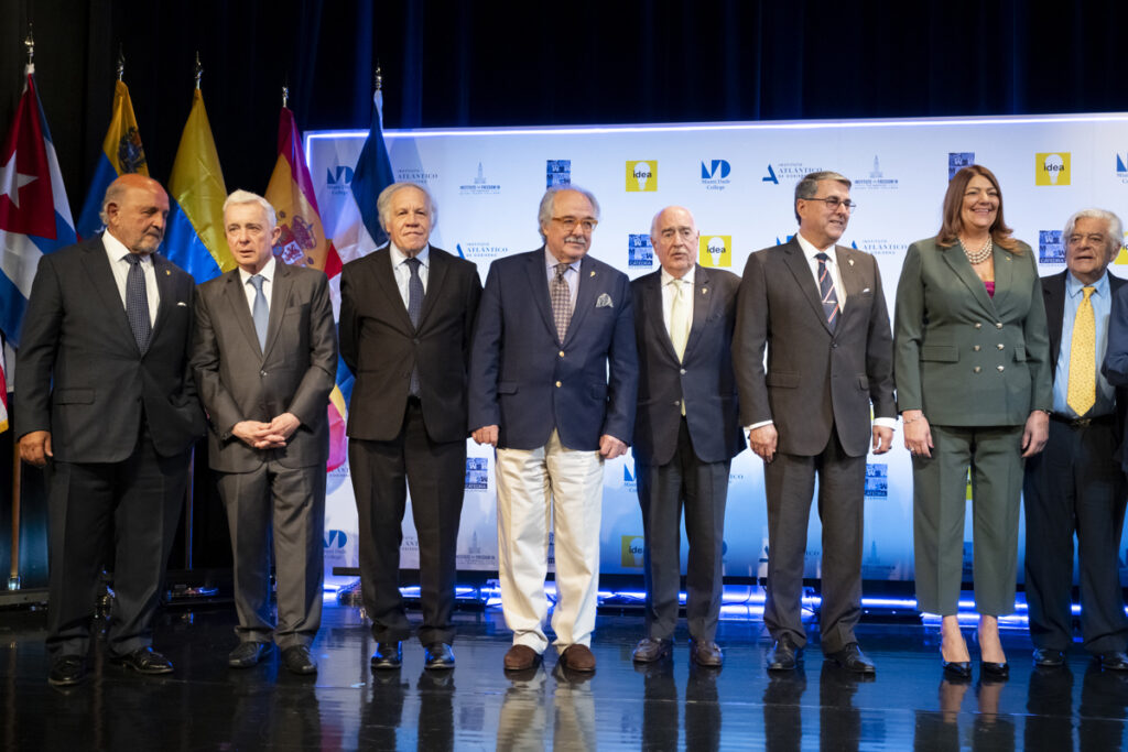 Expresidentes iberoamericanos reconocen a González Urrutia como "presidente" de Venezuela