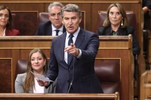 Feijóo acusa a Sánchez de llevar la «cloaca de Ferraz» a Moncloa y el presidente le ataca con Mazón y el ‘caso Almería’ | europapress.es
