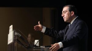 GUERRA RUSIA UCRANIA | Albares advierte que la guerra de Rusia en Ucrania no puede tener «premio» ante el plan de paz de Trump | elperiodico.com