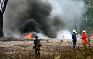 Gobernador de Texas amenaza con impuestos a neyorquinos que se muden al estado sureño
