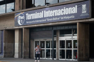 Gobierno de Maduro y aerolíneas se reunieron para garantizar continuidad de vuelos