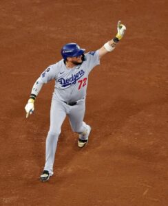 Guantes de Oro y anillo de Serie Mundial cosechan venezolanos en Grandes Ligas   – Diario La Nación