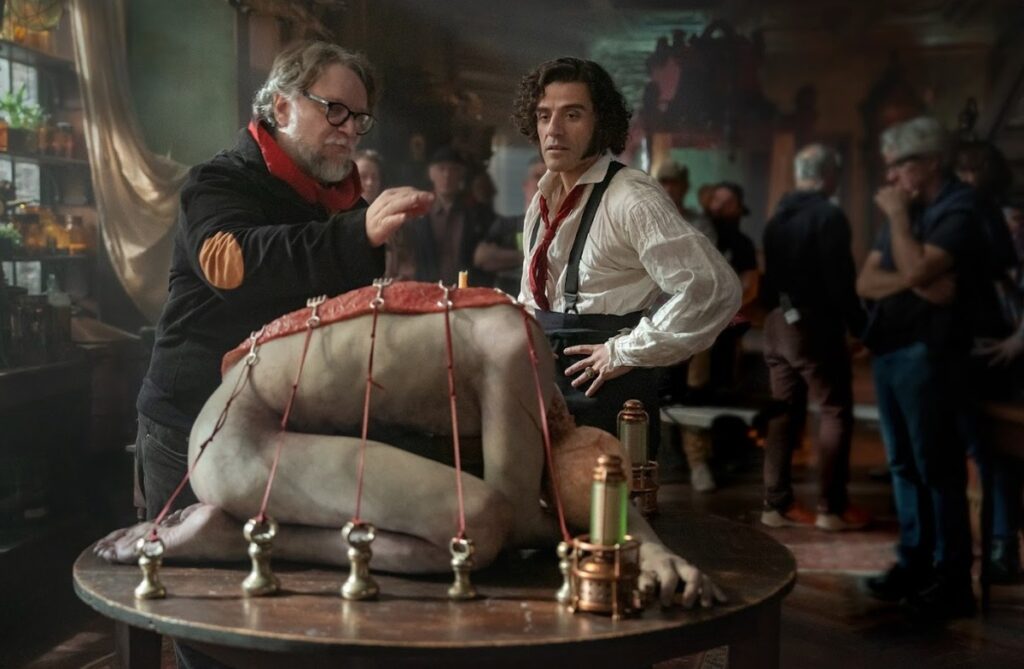 Guillermo del Toro presentó en Ciudad de México su más reciente película, 'Frankenstein' - AlbertoNews