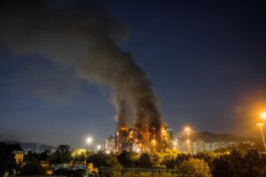 Hong Kong investiga a la constructora del incendio de Tai Po con al menos 94 fallecidos – AlbertoNews
