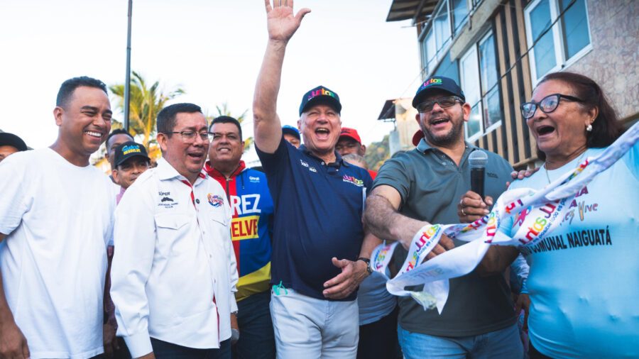 Inauguraron plaza Bolívar y cancha de usos múltiples en Punta Care