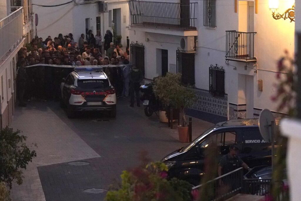 Investigan la muerte de cuatro personas en una vivienda en Torrox (Málaga) por un posible escape de gas