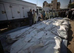 Israel devuelve 15 cadáveres de palestinos a Gaza tras entrega del cuerpo de Hadar Goldin