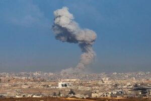 Israel lanza una oleada de bombardeos en toda Gaza y mata al menos a 25 personas – Diario La Nación