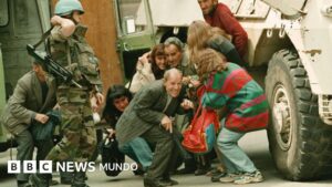 Italia investiga acusaciones de que turistas habrían pagado para disparar a civiles en Sarajevo durante la guerra de Bosnia