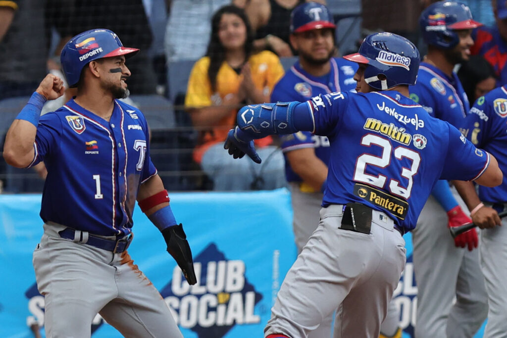 Jadher Areinamo y Daniel Montaño lideraron a Tiburones y frenaron al Caracas - AlbertoNews
