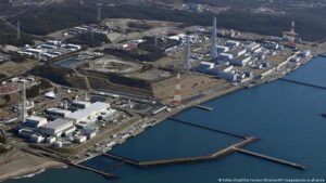 Japón podría reactivar la mayor central nuclear del mundo – DW – 21/11/2025
