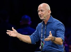 Jeff Bezos busca construir centros de datos en el espacio con su empresa Blue Origin