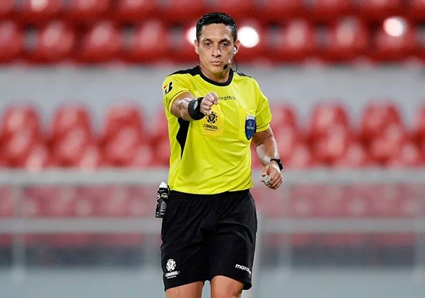 Jesús Valenzuela nominado al premio al Mejor Árbitro del mundo 2025