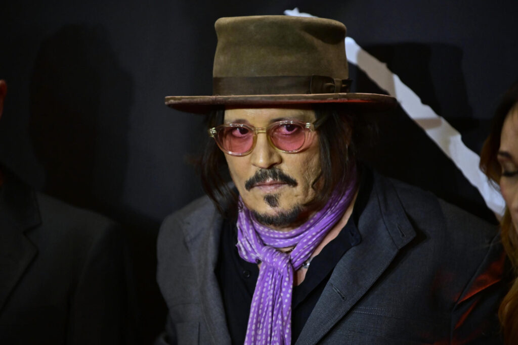 Johnny Depp se da un baño de masas en la ciudad argentina de La Plata - AlbertoNews