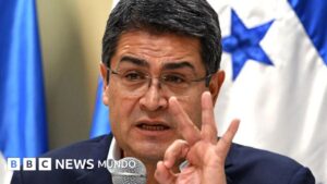 Juan Orlando Hernández: quién es el expresidente de Honduras que será indultado por Trump y por qué la justicia de EE.UU. lo acusó de convertir a su país en un «narcoestado»