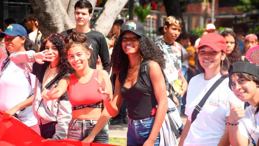 Juventud marcha por el Día del Estudiante Universitario