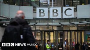 La BBC defiende su «periodismo imparcial» mientras Trump amenaza a la cadena con una demanda de US$1.000 millones por la edición de un documental sobre él