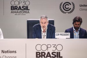 La COP30 logra un acuerdo climático, aunque sin objetivos concretos sobre fin de los combustibles fósiles | europapress.es