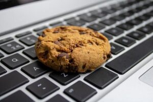 La Comisión Europea anuncia una polémica desregulación digital que facilitará el acceso a tus datos de las empresas tecnológicas | elperiodico.com