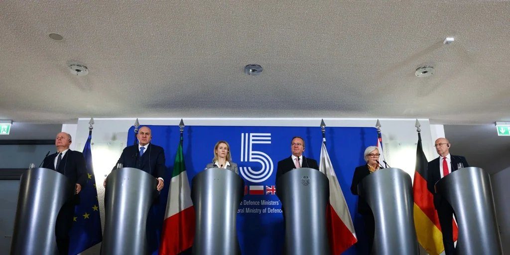 La UE presentará un plan para mejorar la movilidad militar y enviar tropas «a donde sea necesario»