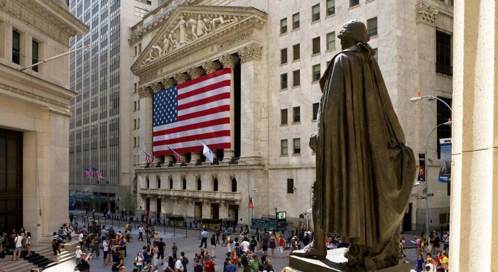 La carrera por la IA desata una montaña de deuda histórica en Wall Street de 1,4 billones de dólares