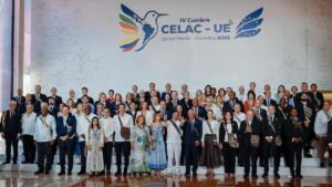La cumbre Celac-UE concluye con críticas a las acciones militares de EEUU en el Caribe y el Pacífico colombiano | elperiodico.com