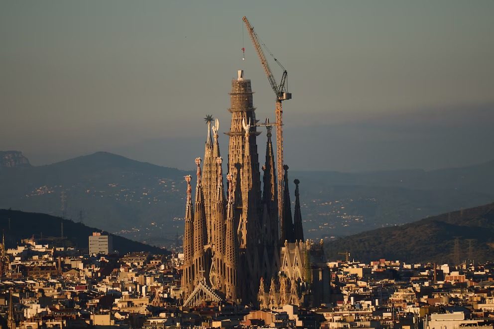 La iglesia más alta del mundo está en Barcelona: la Sagrada Familia marcó un nuevo hito en la arquitectura religiosa - AlbertoNews