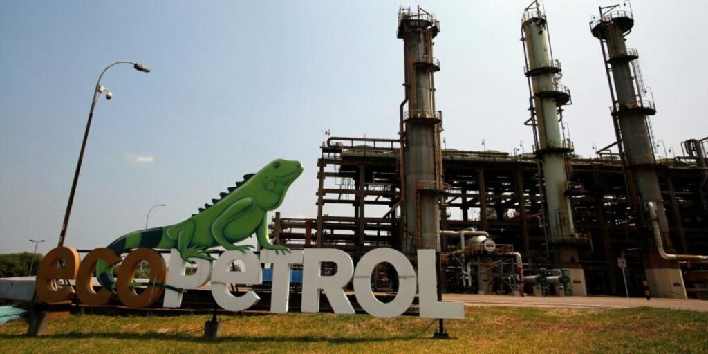La petrolera colombiana Ecopetrol denuncia un atentado a su oleoducto en zona fronteriza con Venezuela - AlbertoNews