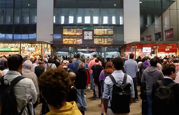 La suspensión de vuelos a Venezuela afecta, al menos, a 6.000 pasajeros en España