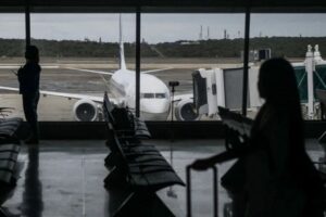 Las aerolíneas Laser y Estelar suspenden vuelos a Madrid