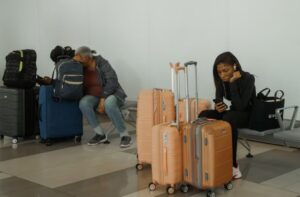 Las aerolíneas estadounidenses cancelaron más de 3.500 vuelos y retrasaron otros 3.700 en medio del cierre de gobierno – AlbertoNews