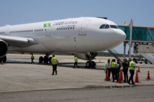 Laser Airlines extendió suspensión de vuelos a Madrid por alerta de seguridad española