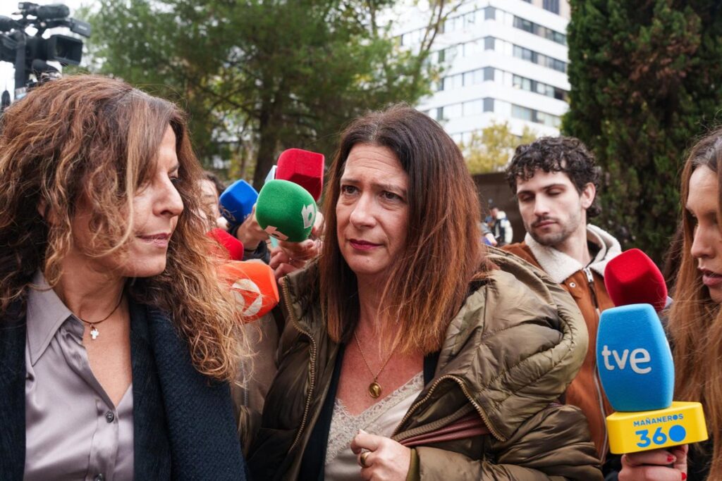 Leire Díez dice que el papel de Antonio Hernando "no era accesorio" y acusa a líderes del PSOE de "decir tonterías"