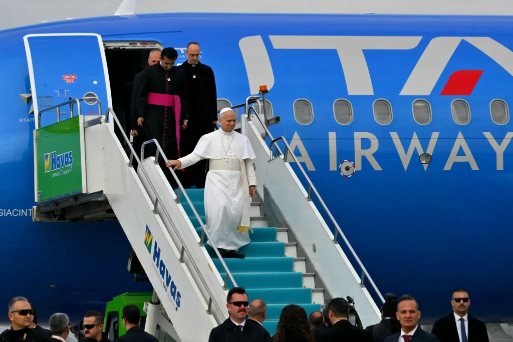 León XIV visita Turquía en su primer viaje como pontífice