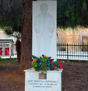 Levantan estatua de San José Gregorio Hernández en la población de Delia en Italia