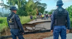 Limitan paso vehicular entre Caja Seca y El Vigía