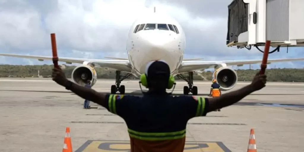 Llegan 167 connacionales en vuelo de repatriación desde EEUU
