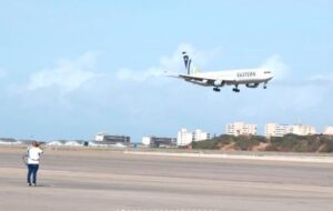 Llegó a Maiquetía otro avión con deportados de EEUU en plena suspensión de vuelos internacionales