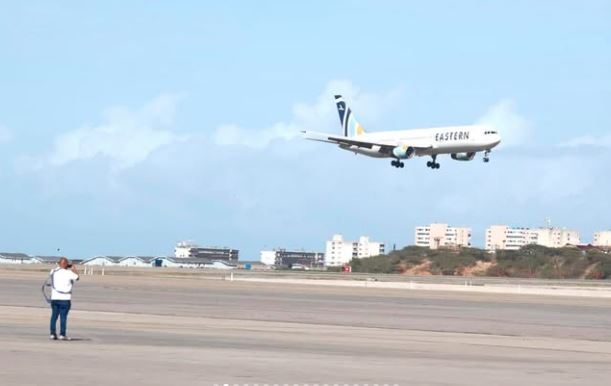 Llegó a Maiquetía otro avión con deportados de EEUU en plena suspensión de vuelos internacionales