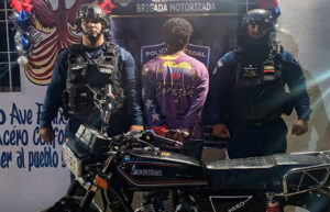Lo detuvieron por ultraje a funcionario de la Policía e intentó huir de la comisión
