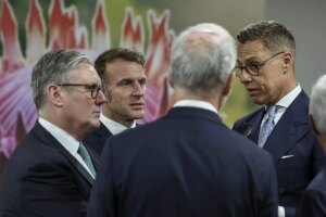 Los aliados de Zelenski se reúnen en el G20 y rechazan el plan para Ucrania de Trump porque la «deja vulnerable a futuros ataques» | elmundo.es