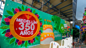 Los alumbrados de Medellín del 2025 celebran los 350 años de historia de la ciudad