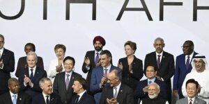 Los líderes europeos rechazan que Rusia haga valer la fuerza en Ucrania e intentan reconducir el plan de Trump