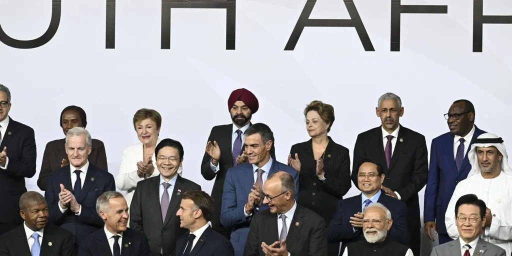 Los líderes europeos rechazan que Rusia haga valer la fuerza en Ucrania e intentan reconducir el plan de Trump