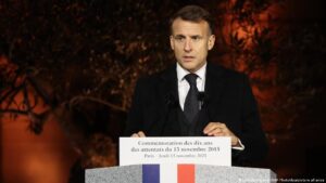 Macron promete que hará «impedir» otro atentado terrorista – DW – 13/11/2025