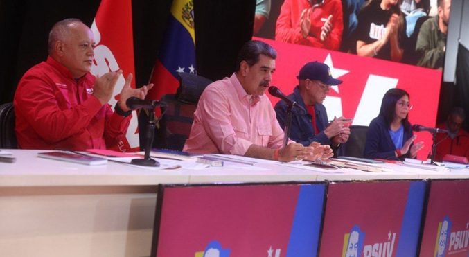 Maduro anuncia juramentación de Comités de Base Integral