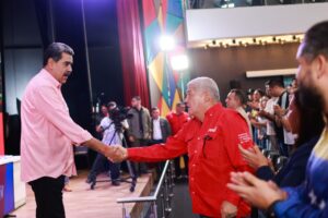 Maduro celebra la alegría del pueblo venezolano pese a la guerra económica – Correo del Orinoco